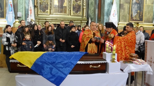 В Івано-Франківську попрощались з військовим з Прикарпаття, який загинув в зоні АТО